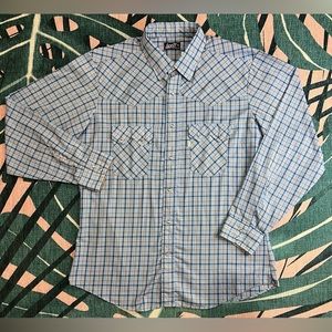 S🅾️LD. Vintage Levi’s Tapered Fit Plaid Pearl Snap Western Style Button Up Long